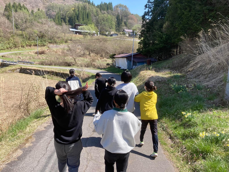 移動の基本は「徒歩」